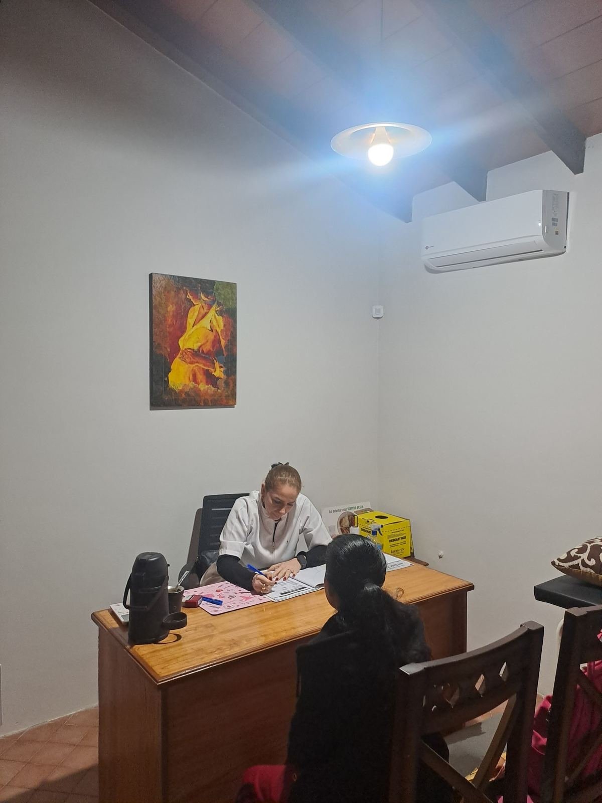 Consulta en un consultorio de la Fundación